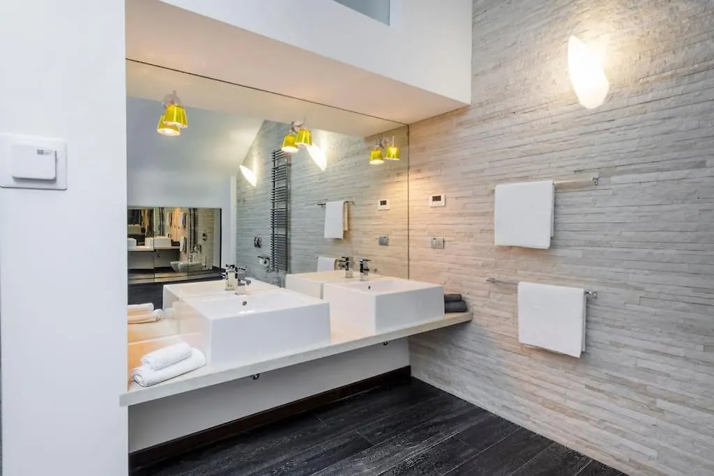 Piscina Interna Privata E Spa A Milano 0*,